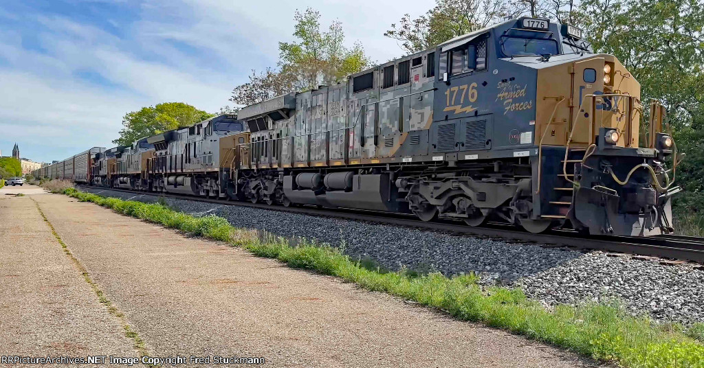 CSX 1776 leads M277.